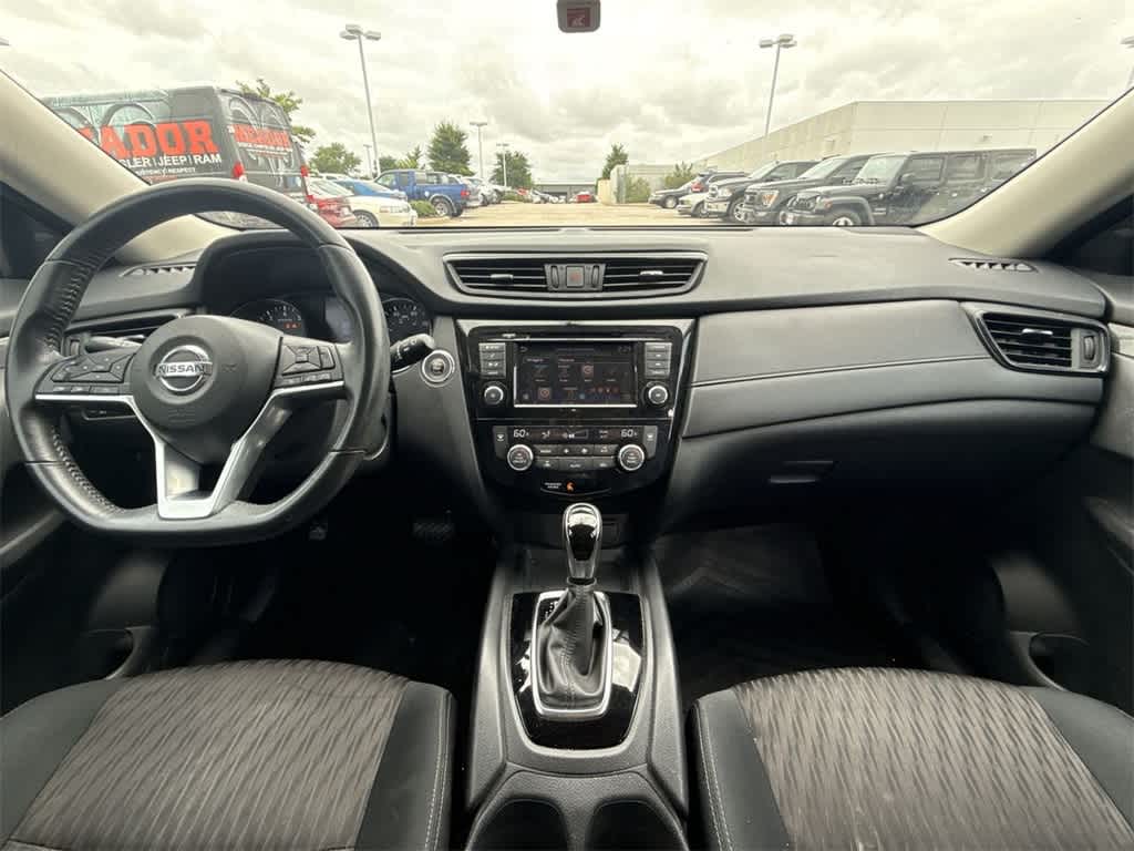 2018 Nissan Rogue SV 15