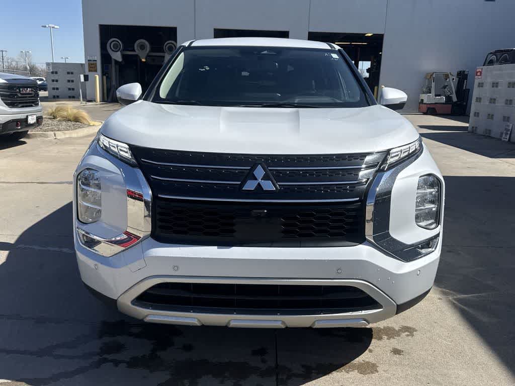 Thumbnail: 2024 Mitsubishi Outlander - 7