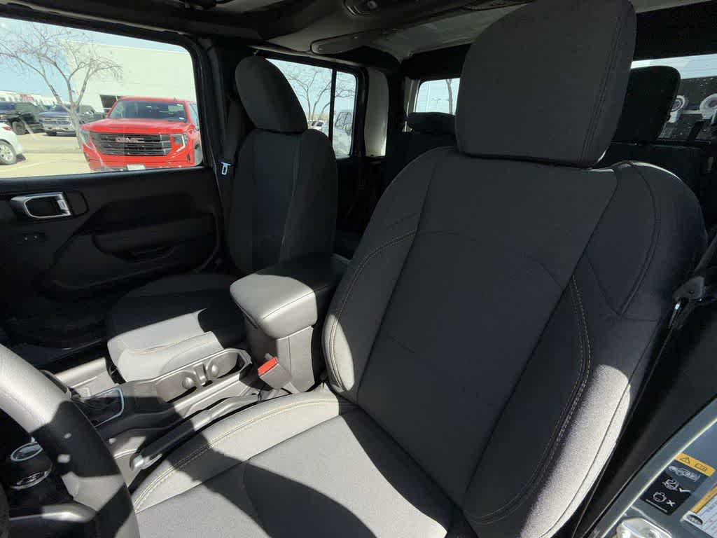 Thumbnail: 2026 Jeep Gladiator - 11