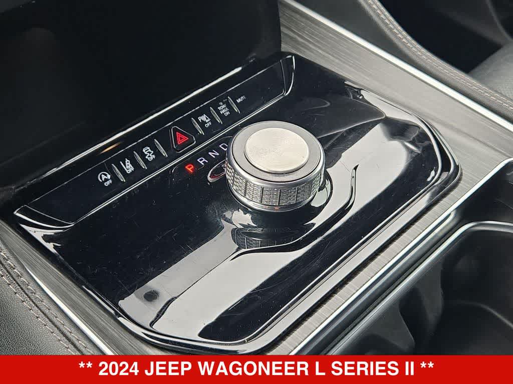 Thumbnail: 2024 Jeep Wagoneer - 31