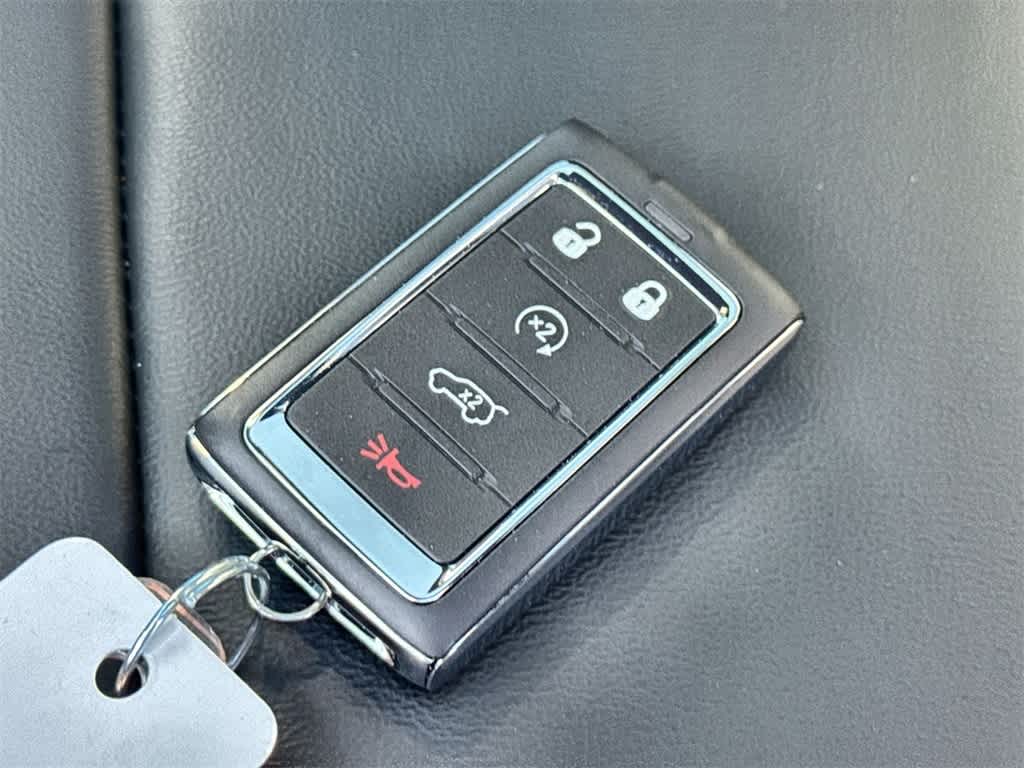 Thumbnail: 2025 Jeep Grand Cherokee L - 24