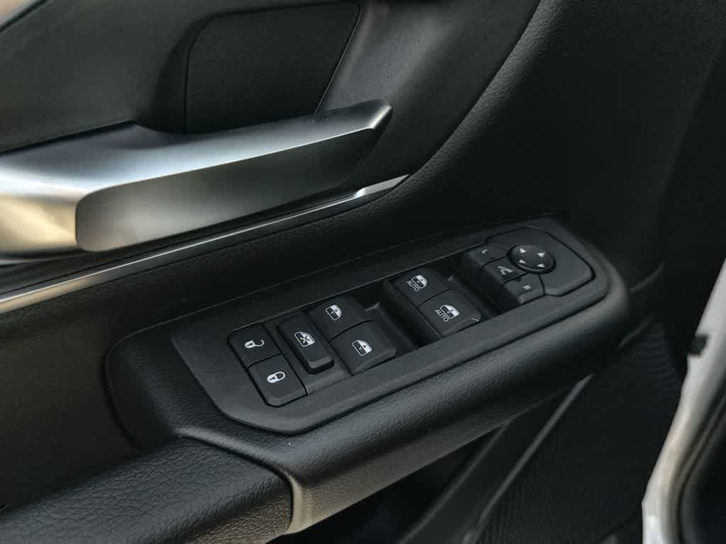 Thumbnail: 2026 RAM 1500 - 25