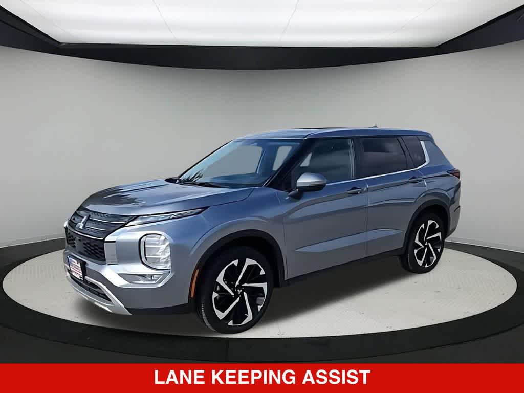 Thumbnail: 2024 Mitsubishi Outlander - 4