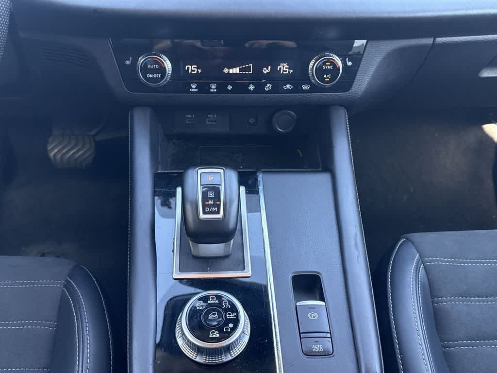 Thumbnail: 2024 Mitsubishi Outlander - 17