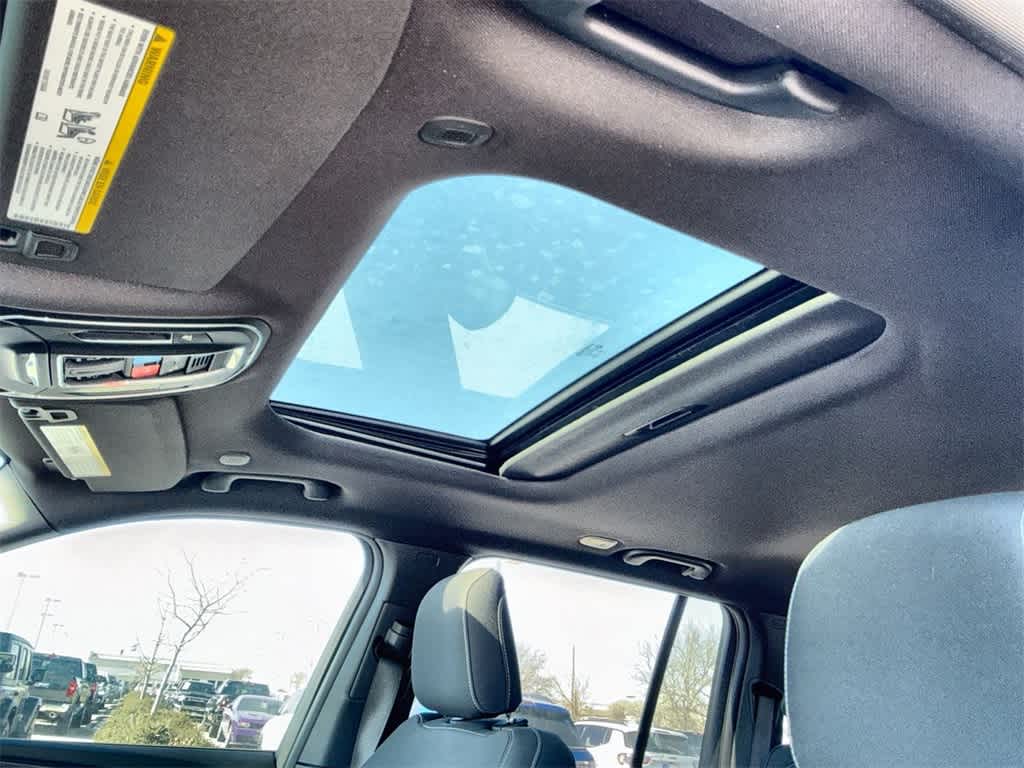 Thumbnail: 2025 Jeep Grand Cherokee - 24