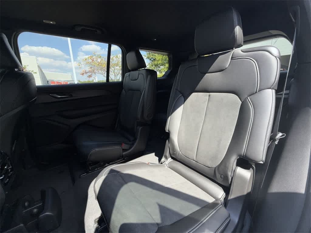 Thumbnail: 2025 Jeep Grand Cherokee L - 12