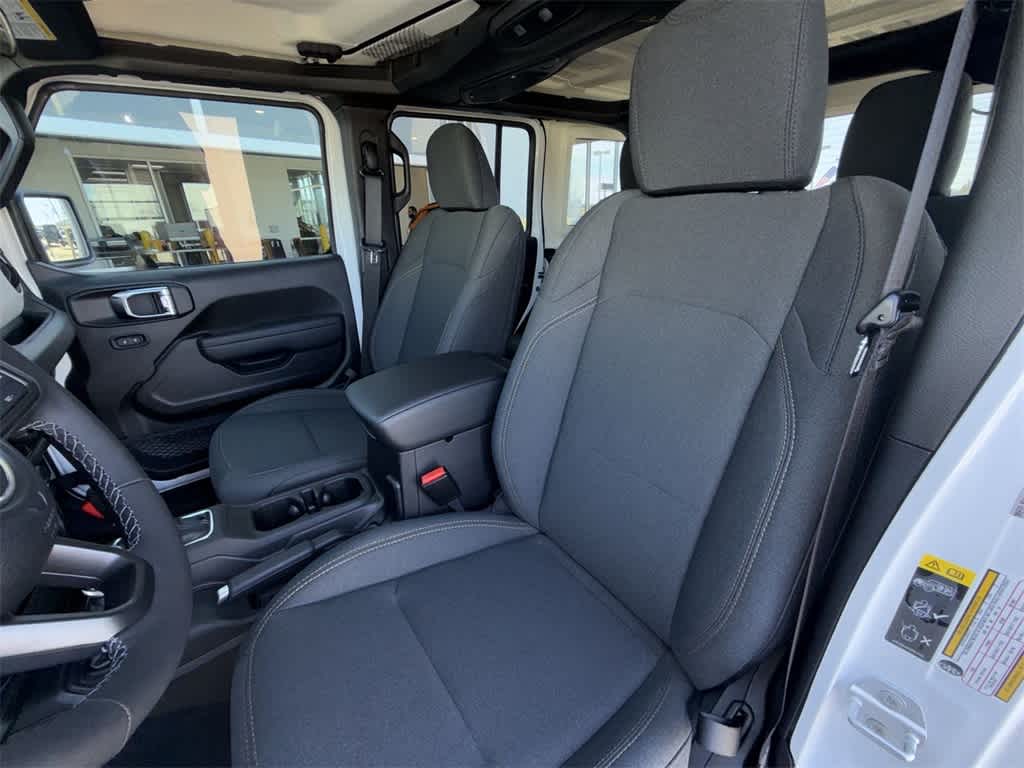 Thumbnail: 2025 Jeep Wrangler - 20