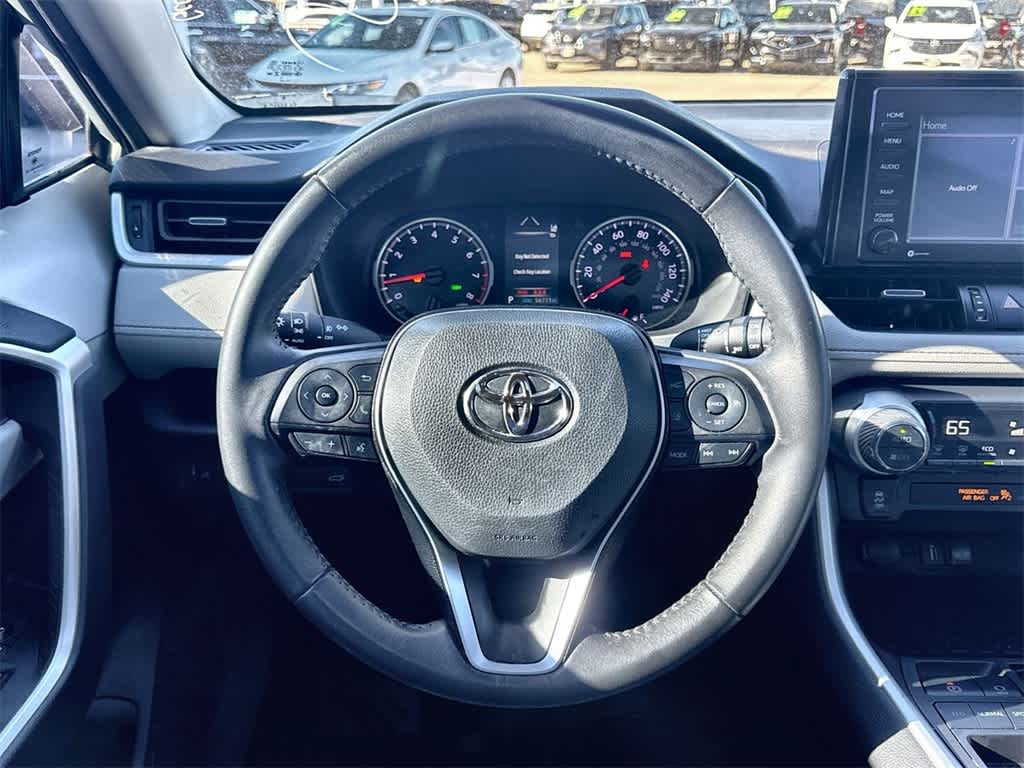 Thumbnail: 2021 Toyota RAV4 - 18