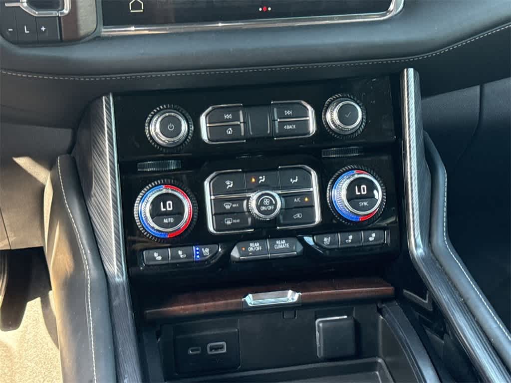 Thumbnail: 2023 GMC Yukon XL - 16