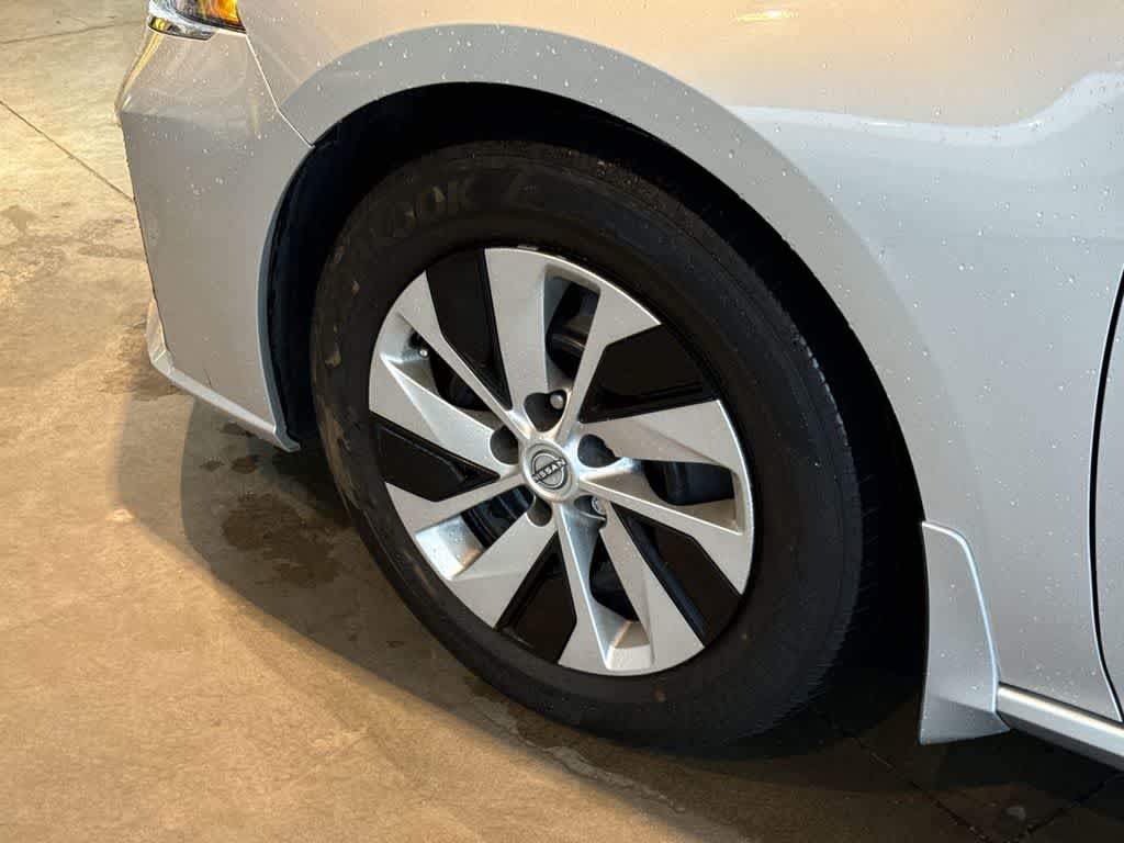 Thumbnail: 2024 Nissan Altima - 9