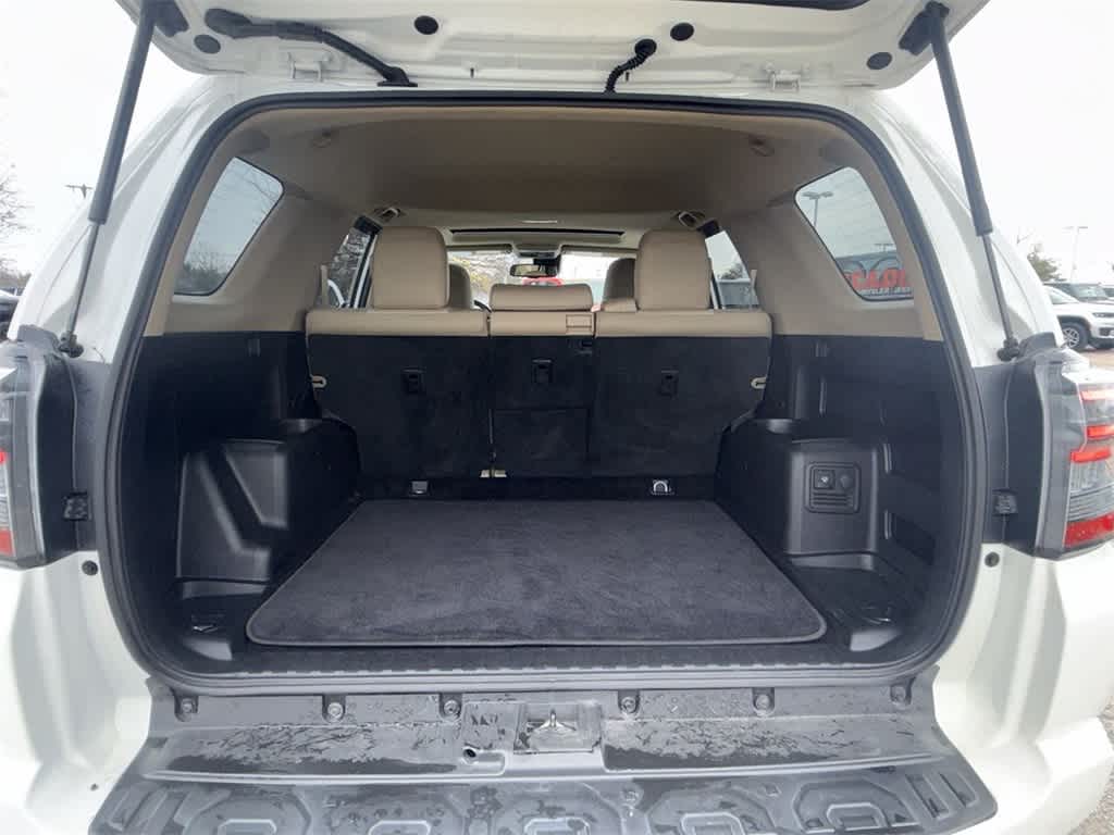 Thumbnail: 2022 Toyota 4Runner - 22