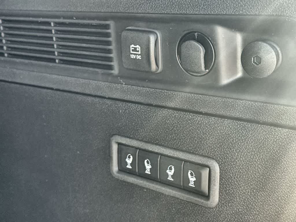 Thumbnail: 2026 Jeep Grand Wagoneer - 25