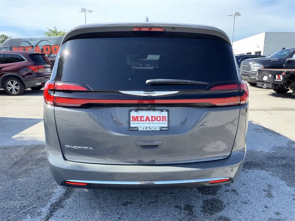 Thumbnail: 2022 Chrysler Pacifica - 5