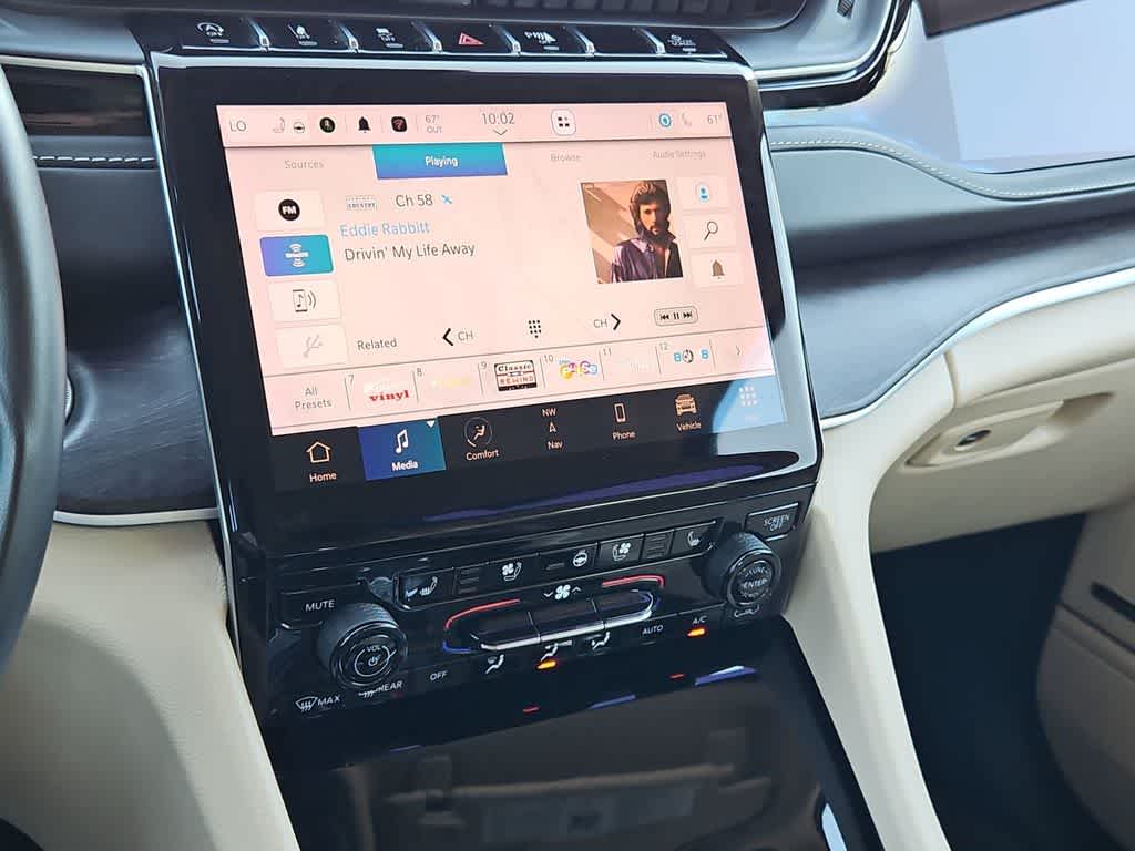 Thumbnail: 2022 Jeep Grand Cherokee - 28