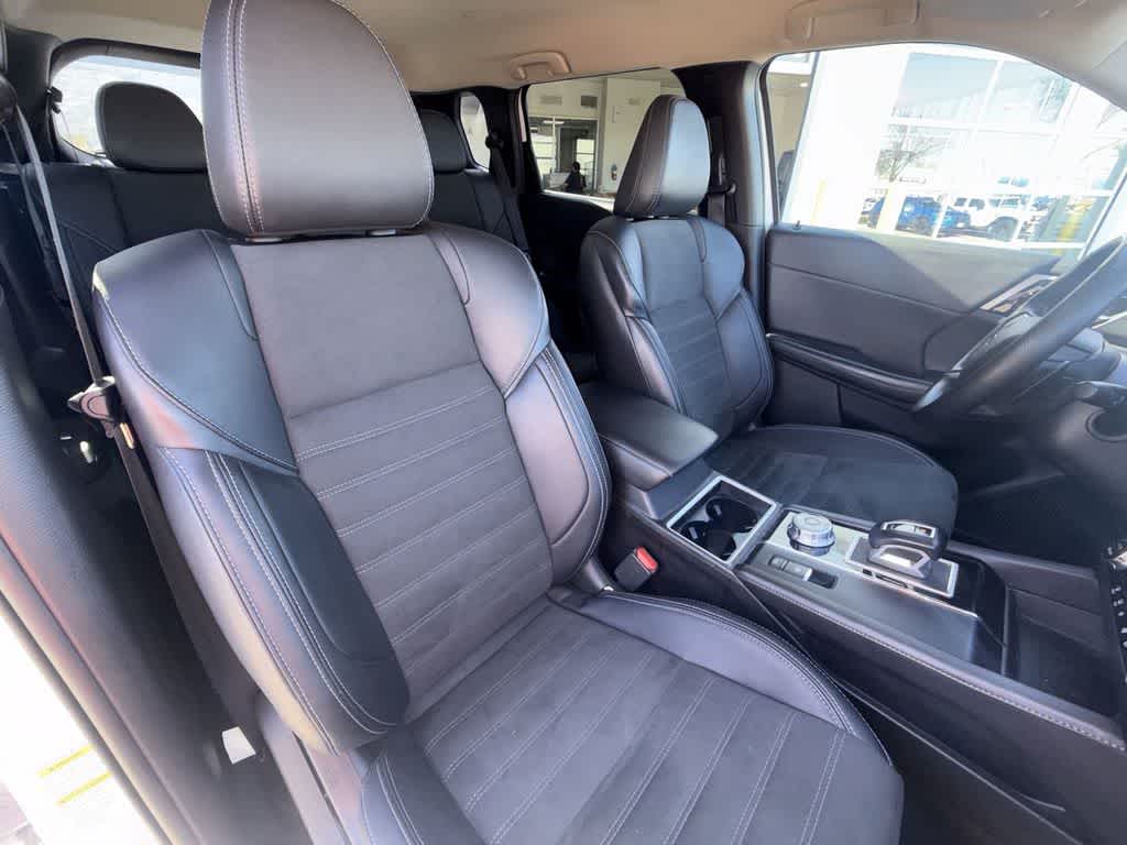 Thumbnail: 2024 Mitsubishi Outlander - 11