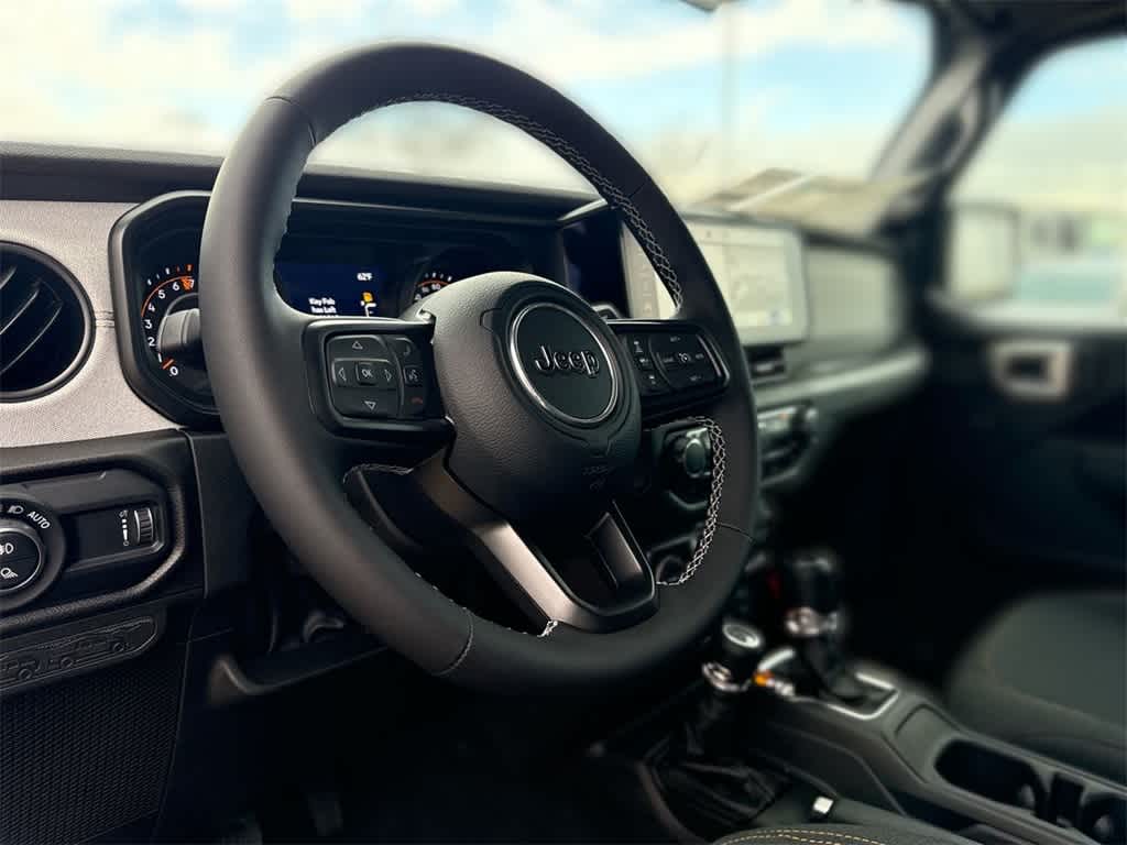 Thumbnail: 2025 Jeep Gladiator - 2