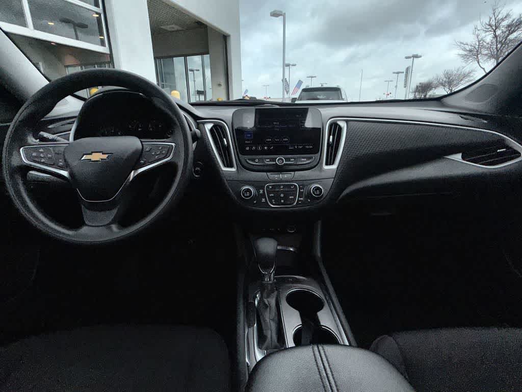 Thumbnail: 2024 Chevrolet Malibu - 17