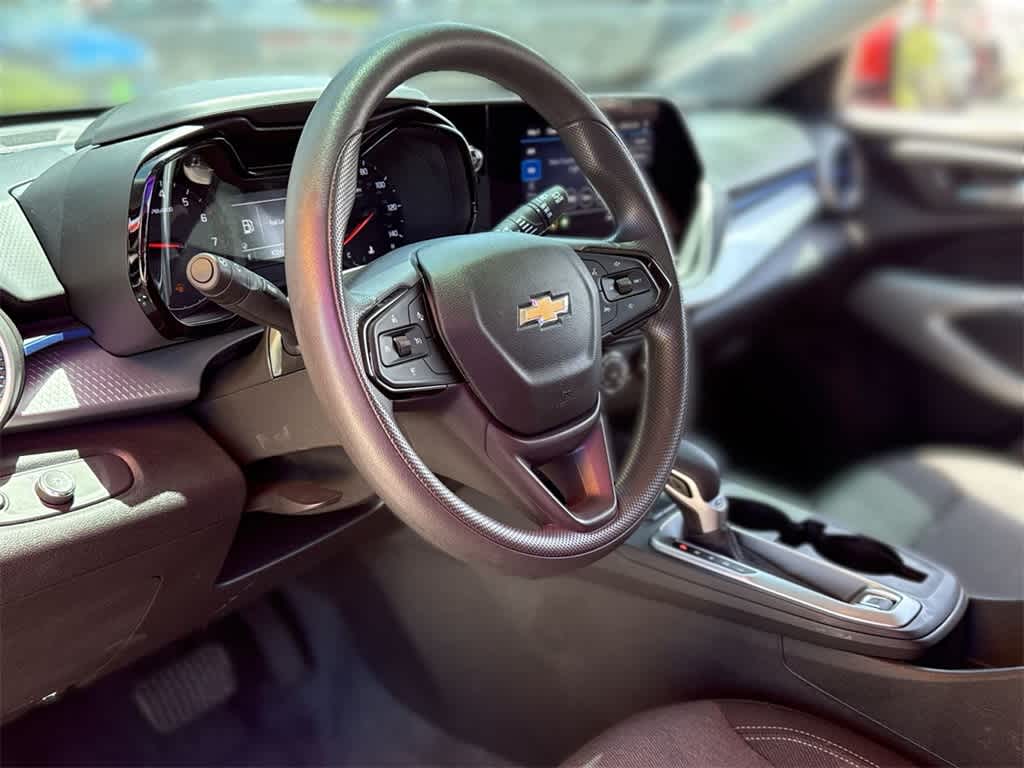 Thumbnail: 2024 Chevrolet Trax - 2
