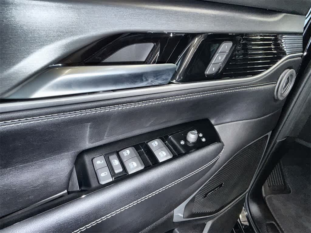 Thumbnail: 2025 Jeep Wagoneer - 22