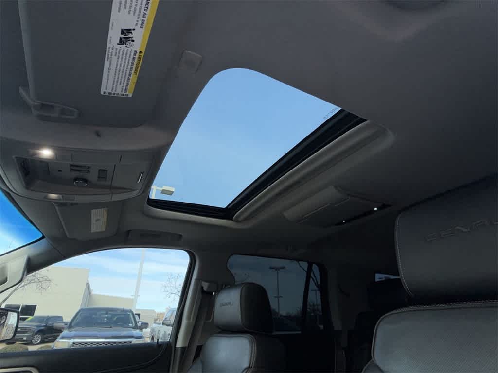 Thumbnail: 2017 GMC Yukon - 28