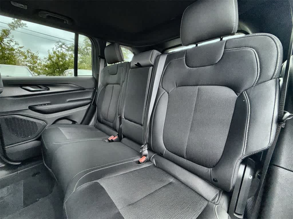 Thumbnail: 2025 Jeep Grand Cherokee - 12