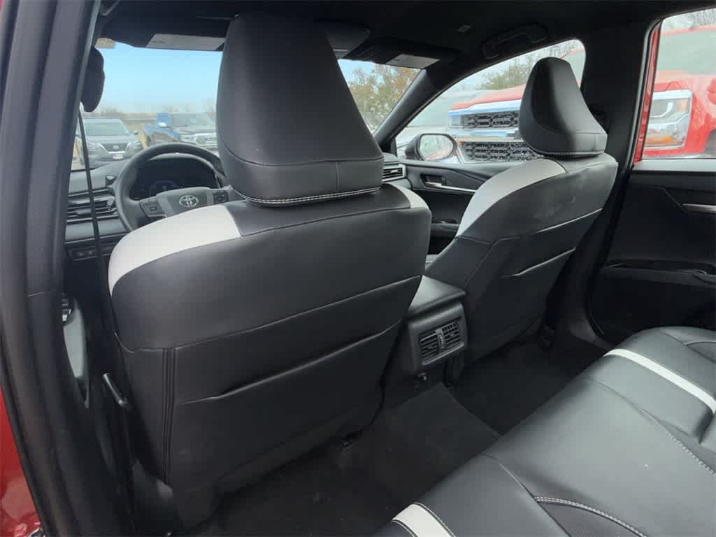 Thumbnail: 2025 Toyota Camry - 11