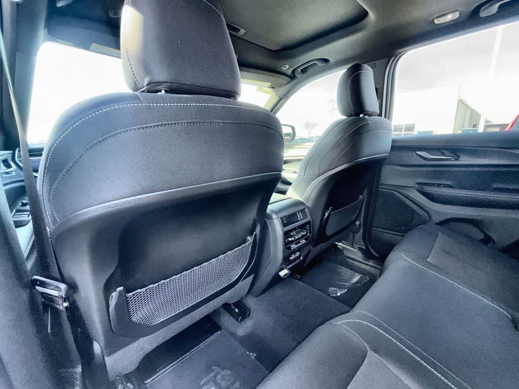 Thumbnail: 2026 Jeep Grand Cherokee - 12