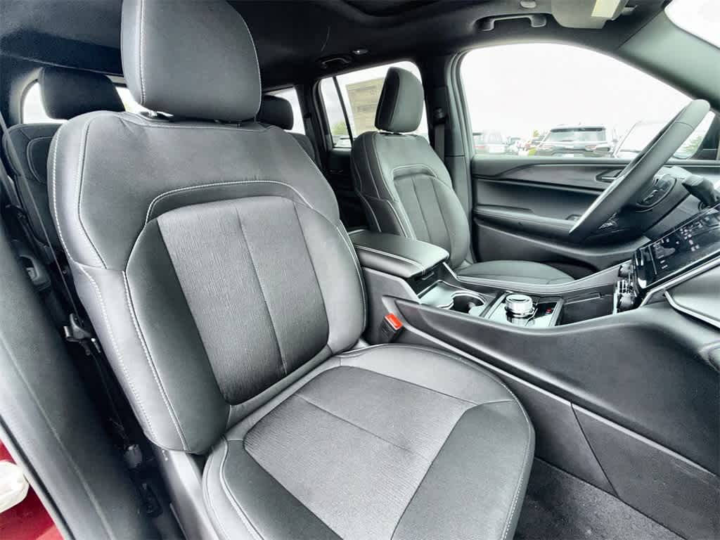 Thumbnail: 2025 Jeep Grand Cherokee - 13