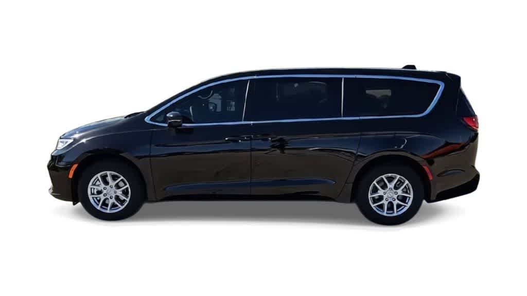 Thumbnail: 2026 Chrysler Pacifica - 5