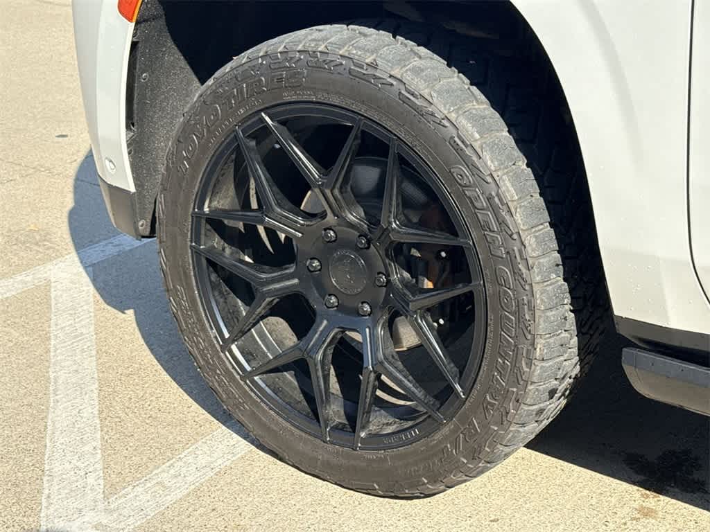 Thumbnail: 2023 GMC Yukon XL - 8