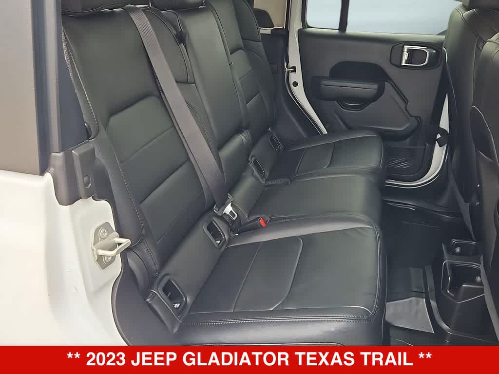 Thumbnail: 2023 Jeep Gladiator - 21