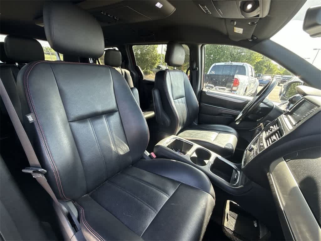 Thumbnail: 2017 Dodge Grand Caravan - 13