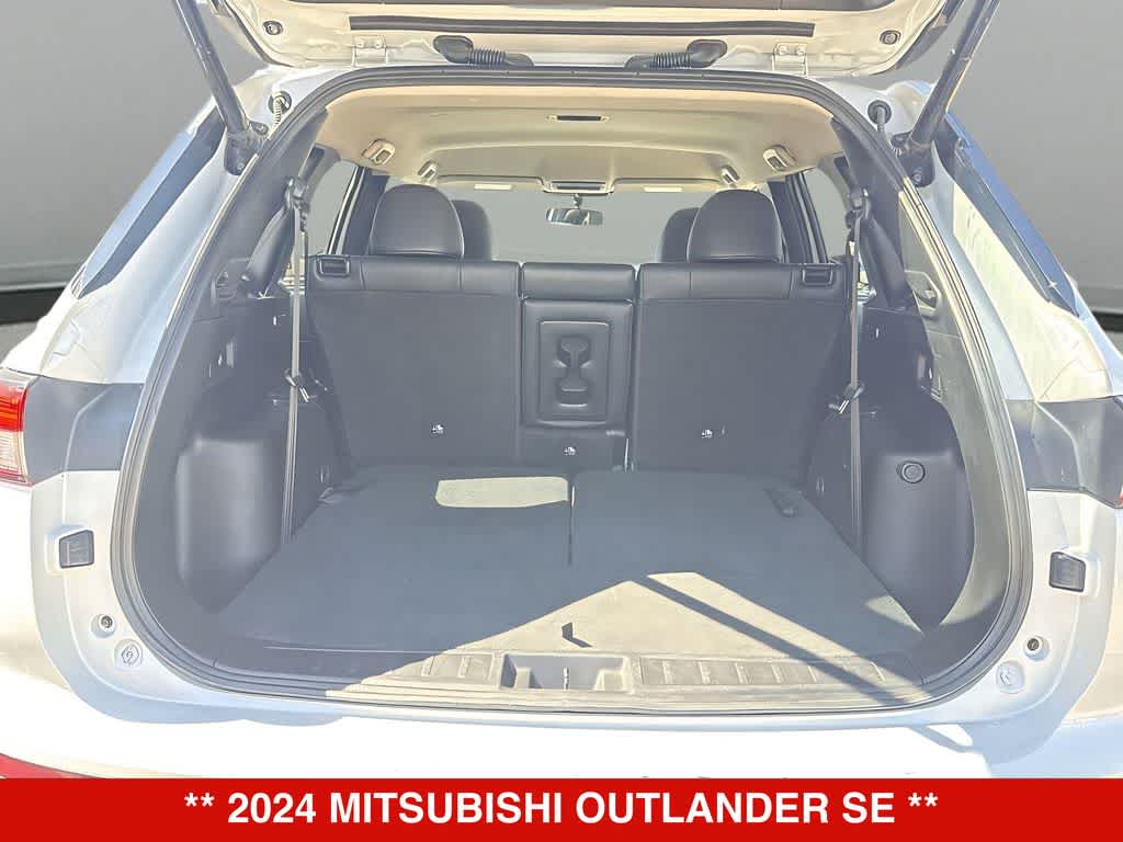 Thumbnail: 2024 Mitsubishi Outlander - 25