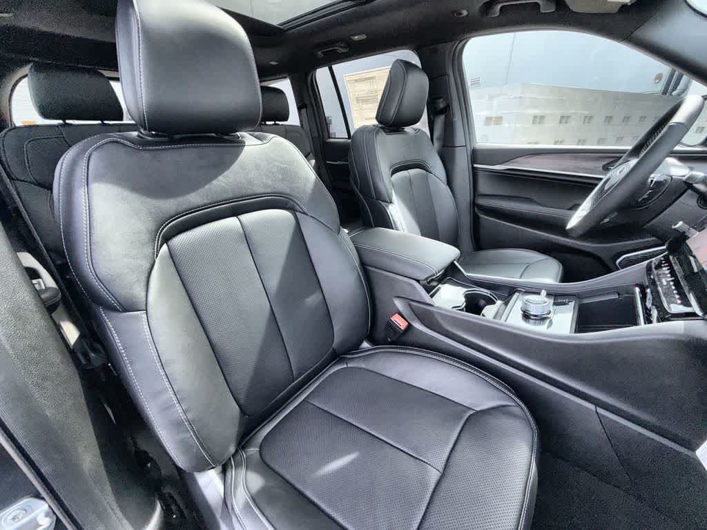 Thumbnail: 2026 Jeep Grand Cherokee - 14