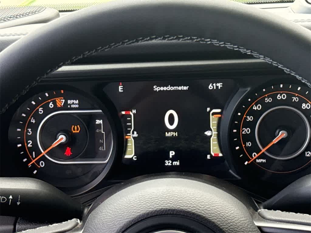 Thumbnail: 2025 Jeep Gladiator - 18