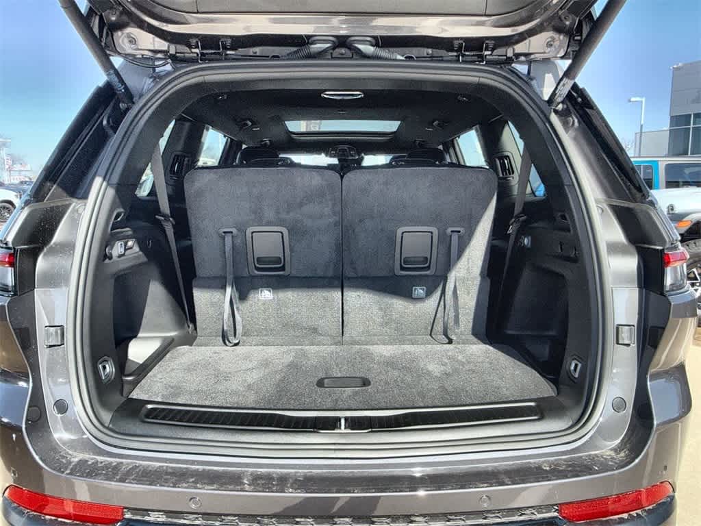 Thumbnail: 2025 Jeep Grand Cherokee L - 22