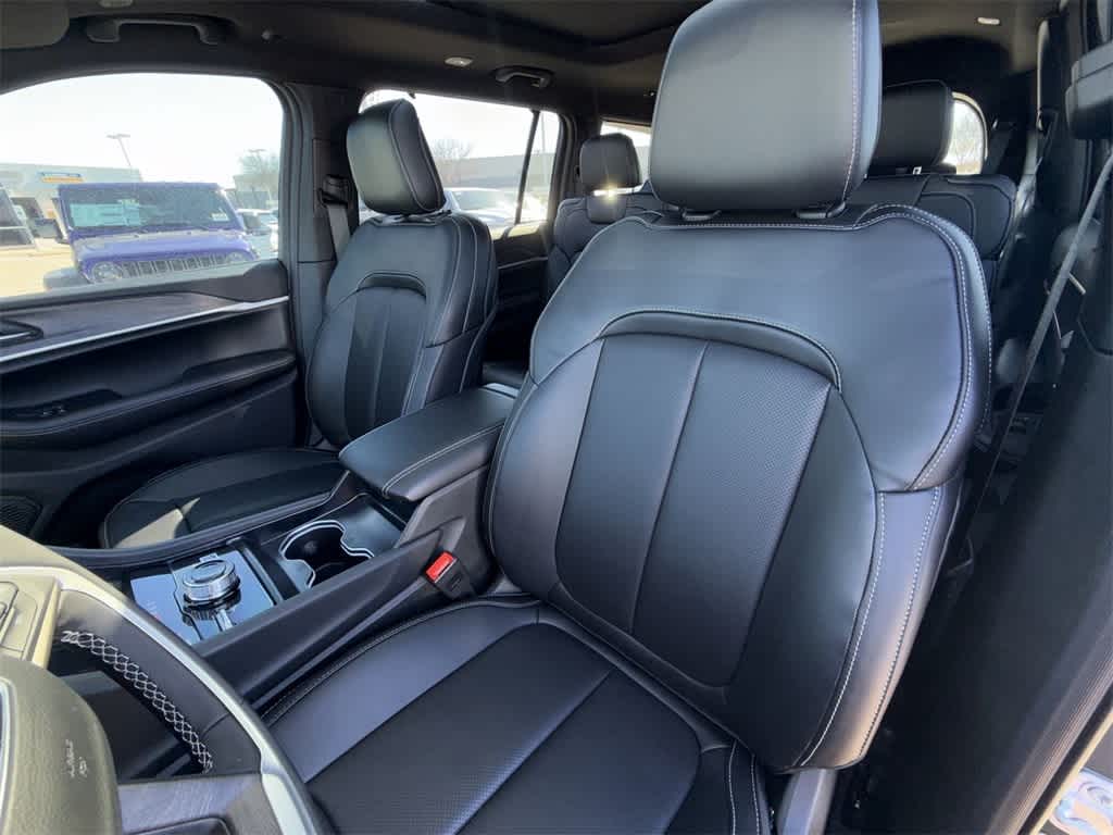 Thumbnail: 2025 Jeep Grand Cherokee L - 11