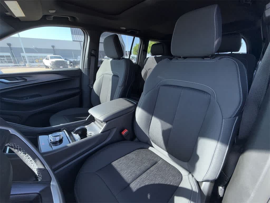 Thumbnail: 2025 Jeep Grand Cherokee - 10