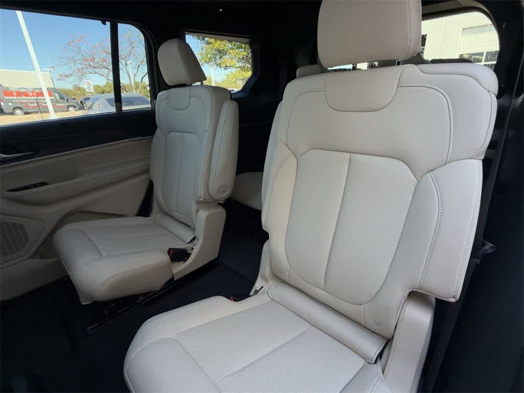 Thumbnail: 2025 Jeep Grand Cherokee L - 12