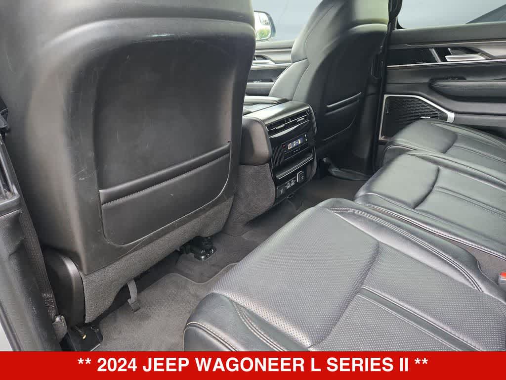 Thumbnail: 2024 Jeep Wagoneer - 17