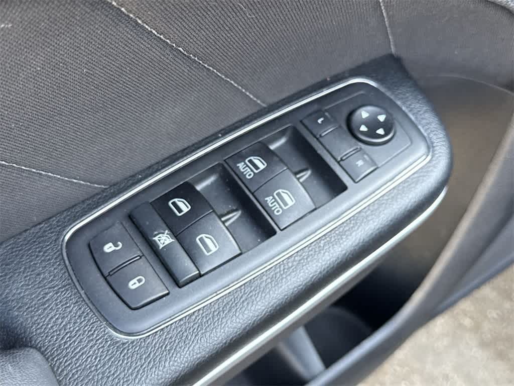 Thumbnail: 2020 Dodge Charger - 24