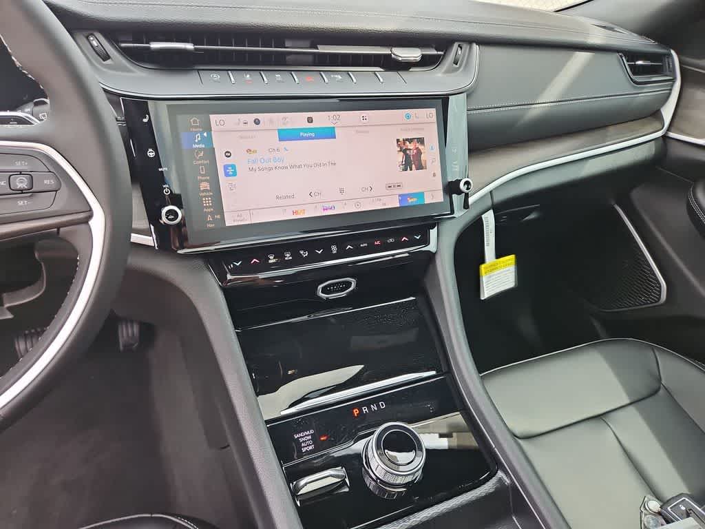 Thumbnail: 2026 Jeep Grand Cherokee - 30