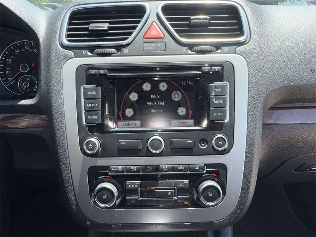 Thumbnail: 2012 Volkswagen Eos - 15