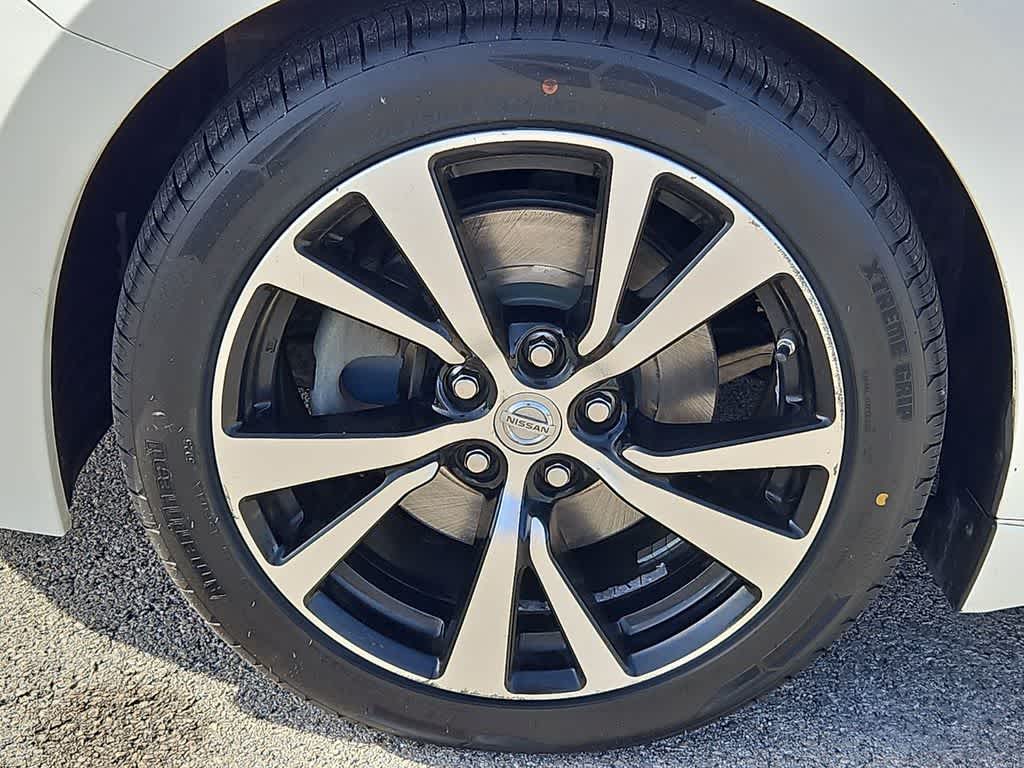 Thumbnail: 2016 Nissan Maxima - 14