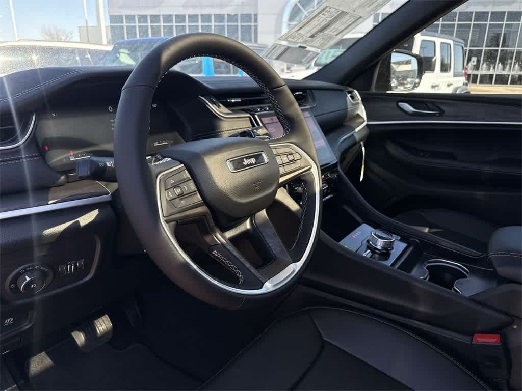 Thumbnail: 2025 Jeep Grand Cherokee L - 2