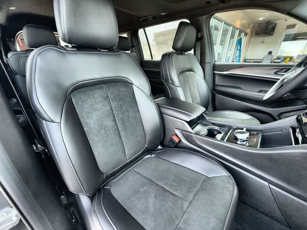 Thumbnail: 2026 Jeep Grand Cherokee L - 16