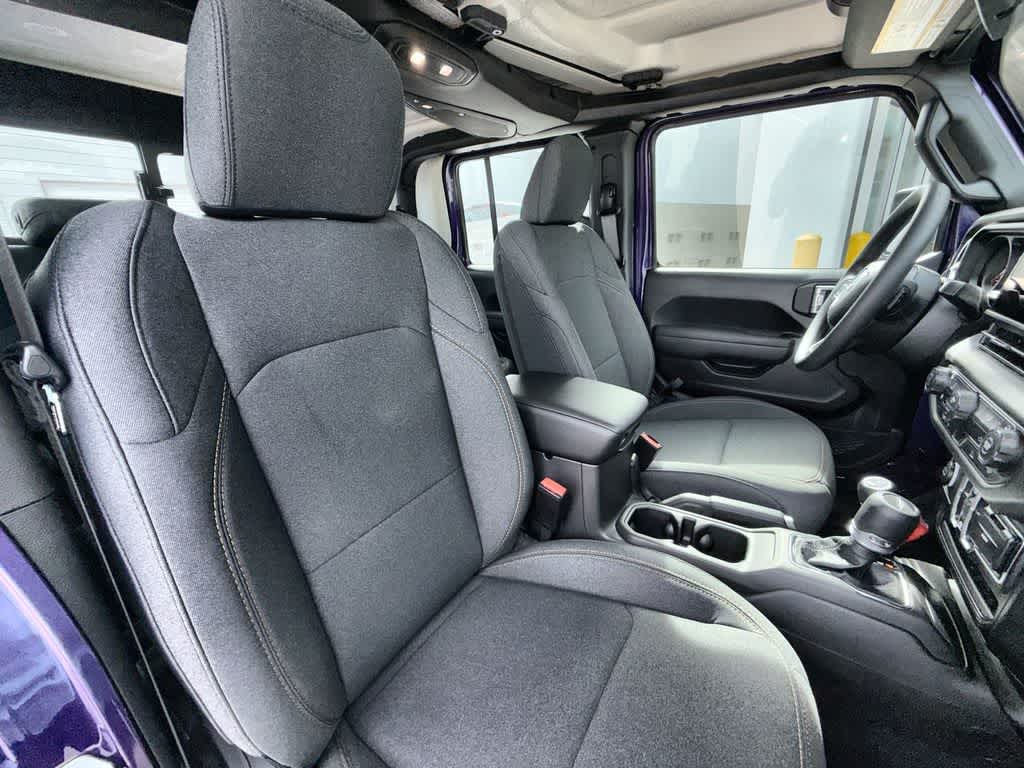 Thumbnail: 2026 Jeep Gladiator - 14