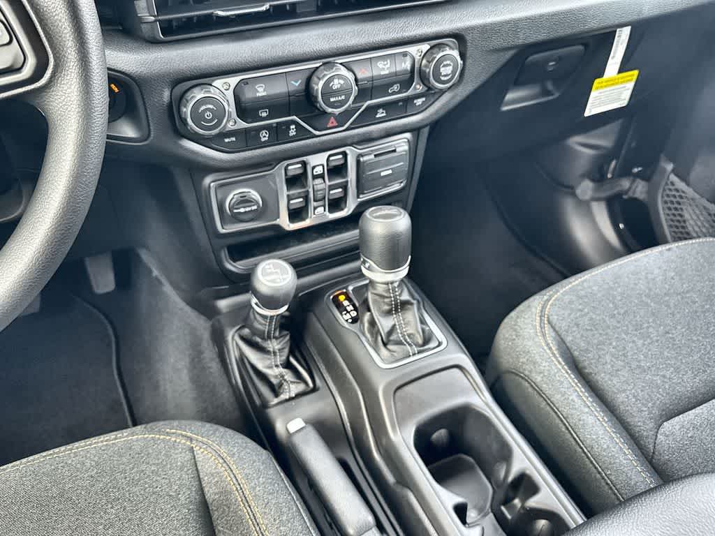 Thumbnail: 2026 Jeep Gladiator - 17