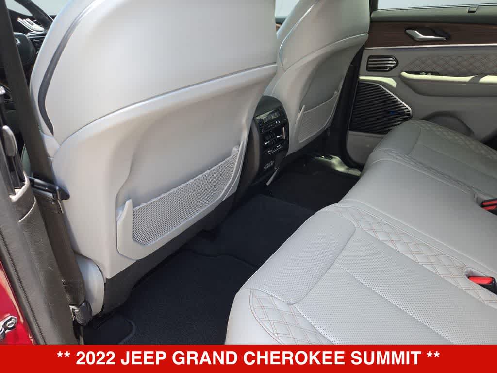 Thumbnail: 2022 Jeep Grand Cherokee - 17