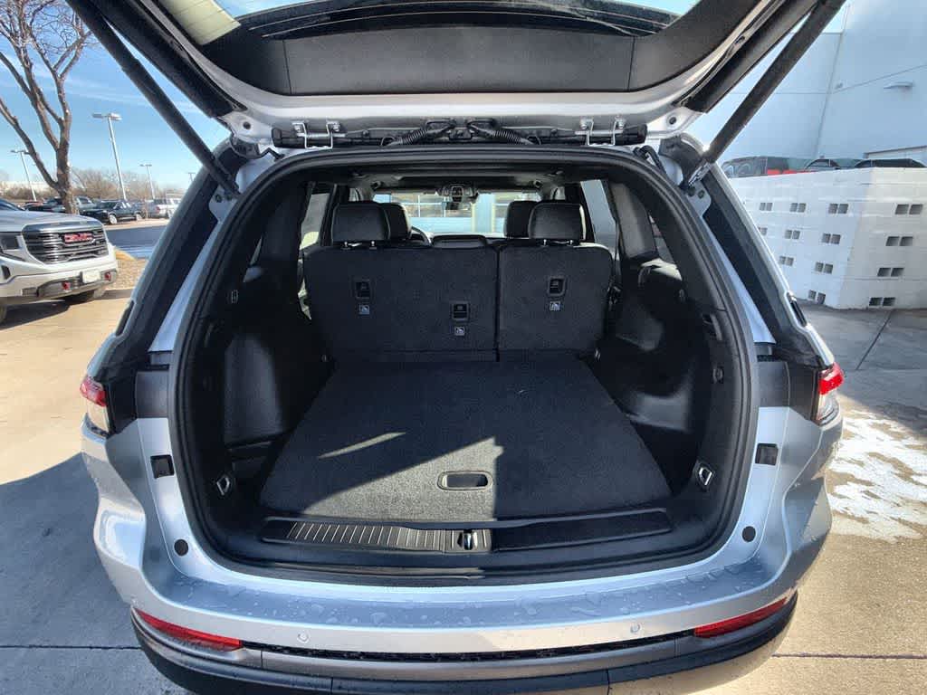 Thumbnail: 2026 Jeep Grand Cherokee - 23